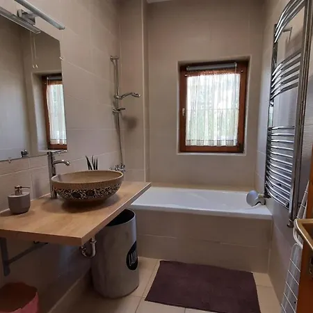 Selyemakac Apartman 公寓 *